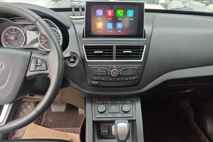 Used Bestune X40 2017 1.6L Automatic Prestige Edition Audio And AC Panel