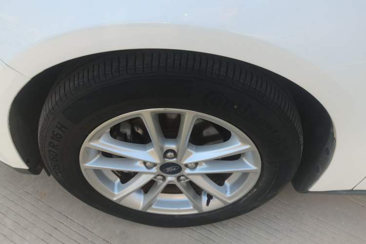 Used Ford Focus 2015 Sedan 1.6L Automatic Trend Model
