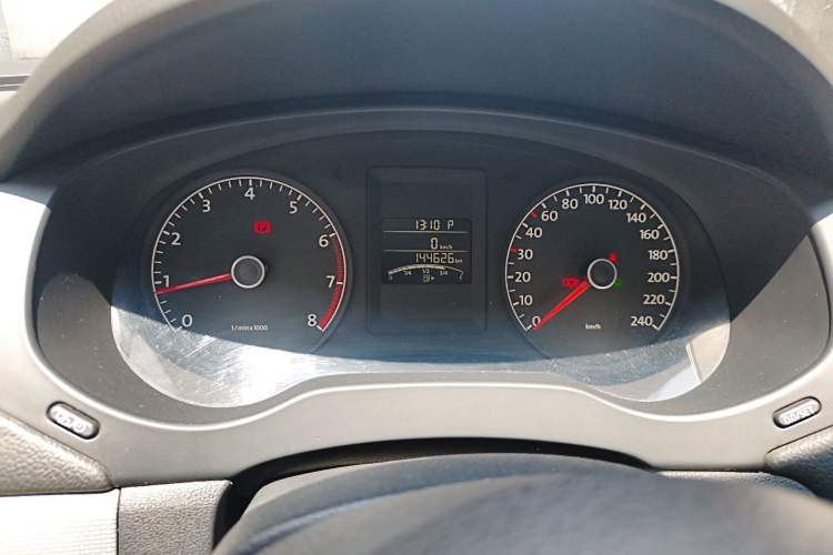 Used Volkswagen Sagitar 2014 Revised Version 1.6L Automatic Leading Edition Instrument Cluster