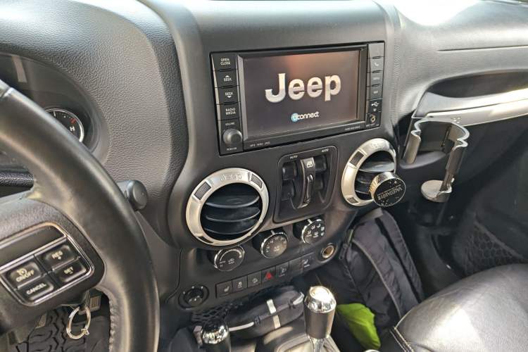 Used Jeep Wrangler 2015 3.6L Rubicon Four-Door Edition
