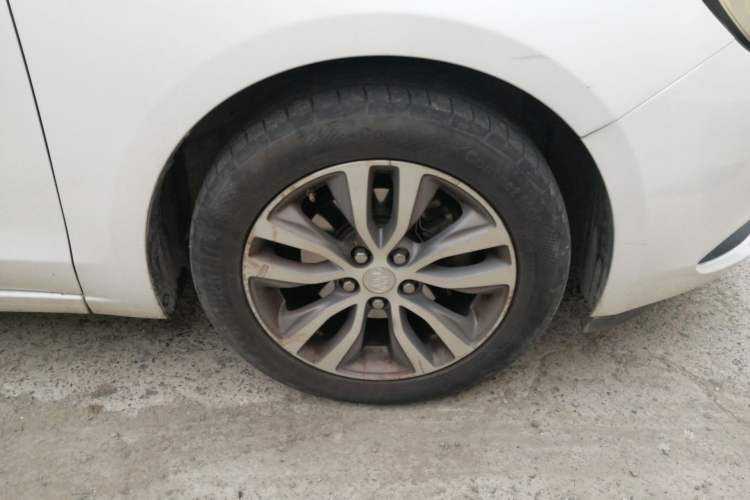 Used Buick GT 2018 18T Automatic Elite Model Right Front Wheel Hub