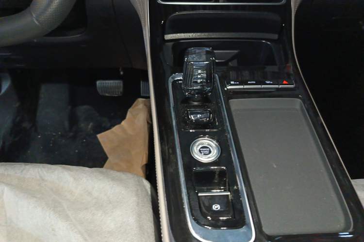 Used Geely Auto FX11 2025 4th Generation 1.5TD DCT – The Start
