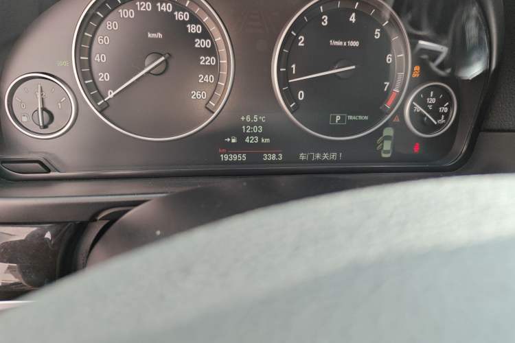 Used BMW 5 Series 2012 523Li Leading Model Odometer Close Up