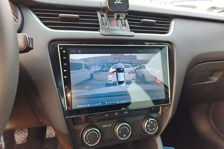 Used Skoda Octavia 2017 1.6L Manual Front-Wheel-Drive Version