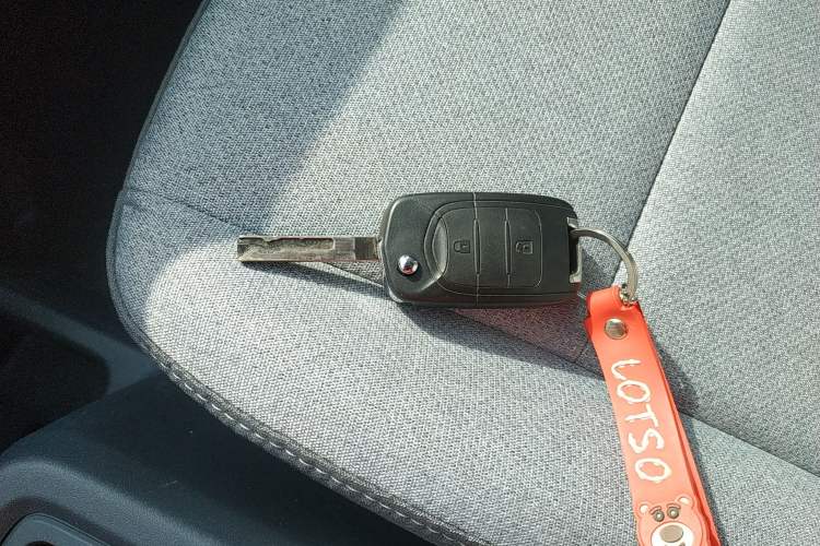 Used Wuling Yangguang 2024 300KM Comfort Version Passenger Van 75kW
