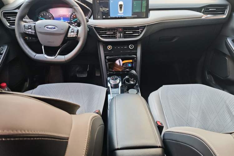 Used Ford Escape 2024 EcoBoost 245 Two-Wheel-Drive Titanium Edition