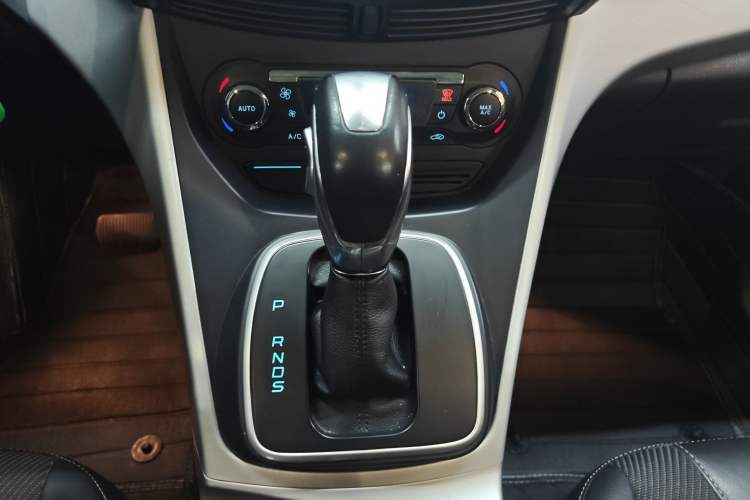 Used Ford Kuga 2013 1.6L GTDi Two-Wheel-Drive Trend Model