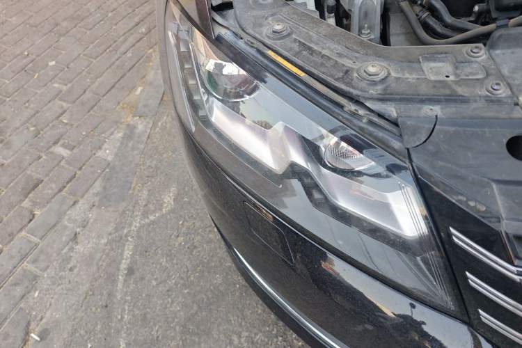 Used Volkswagen Passat 2011 1.8TSI DSG Prestige Edition Right Front Headlight