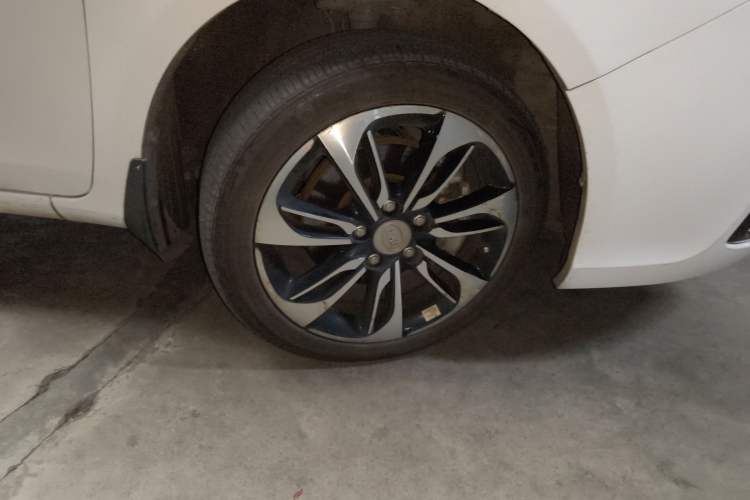 Used BYD Qin New Energy 2015 1.5T Dual-Crown Flagship Plus Edition