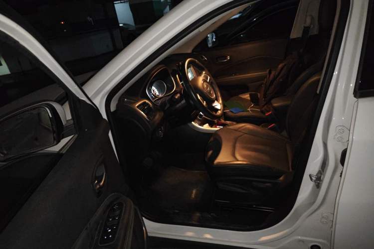 Used Jeep Compass 2017 200T Automatic Family Edition
