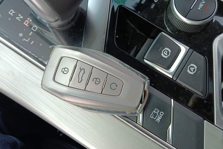 Used Geely Auto Coolray New Energy 2022 1.5T ePro 85KM Starry Edition Vehicle Key