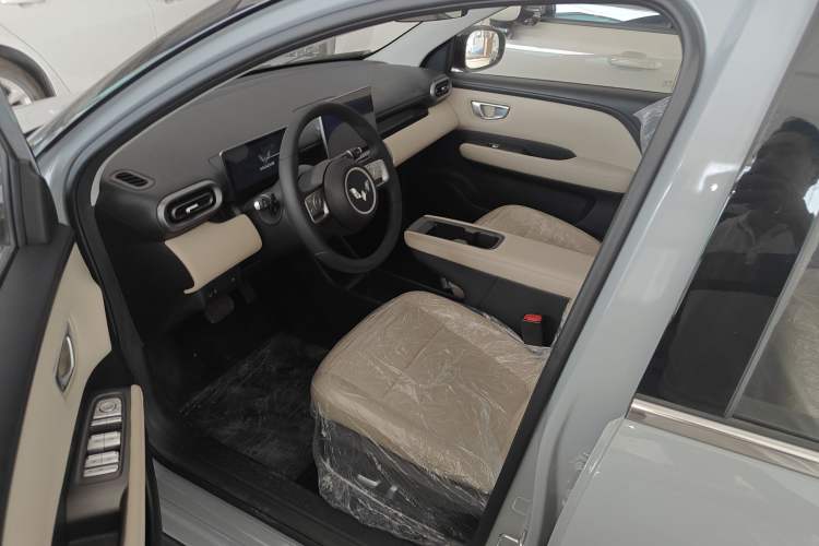 Used Wuling Bingo PLUS 2024 330 km Range Five-Seater Version