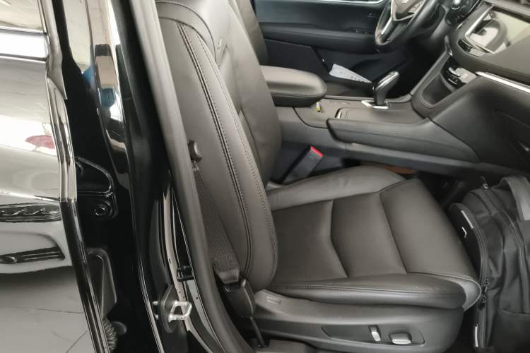 Used Cadillac XT5 2018 25T Luxury Model