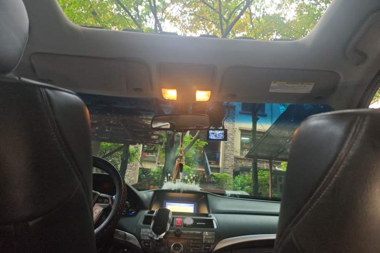 Used Honda Crosstour 2012 2.4L Prestige Edition Headliner