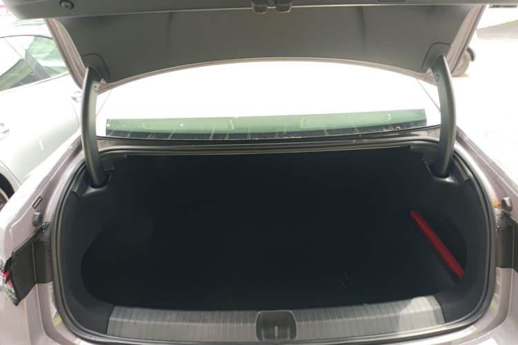 Used Volkswagen Passat 2025 Pro 380TSI Dragon Supreme Edition
