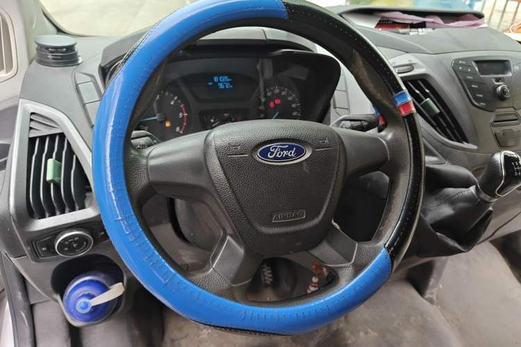 Used Ford Transit 2017 2.0T Diesel Multi-Function Commercial Vehicle Mid-Drive Mid-Roof China V Standard
