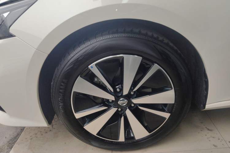 Used Nissan Teana 2021 2.0L XL Upper AD1 Smart Drive & Navigation Edition Left Front Wheel Hub