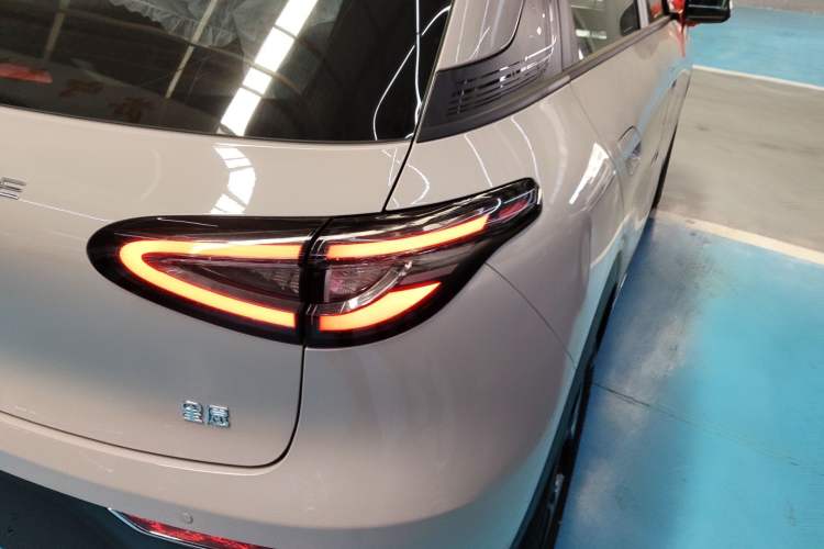 Used Geely Galaxy Geome 2026 Model 310km Dream Edition Right Rear Taillight