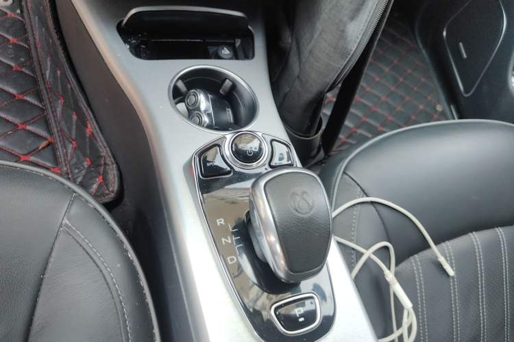 Used Denza Denza 2014 Deluxe Edition