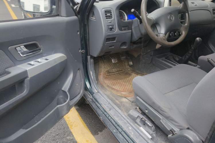 Used Dongfeng Ruichi 2016 2.5T Diesel 2WD ZD25TCI
