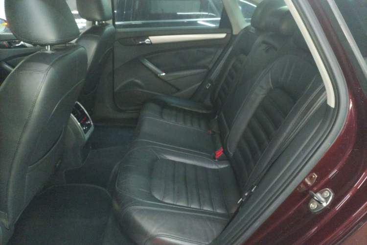 Used Volkswagen Passat 2014 1.8TSI DSG Prestige Edition Left Rear Seat