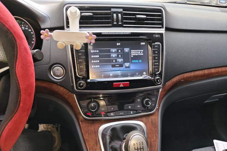 Used Haval H6 2015 Revised Version Sport Edition 1.5T Manual Transmission Two-Wheel Drive Elite Grade