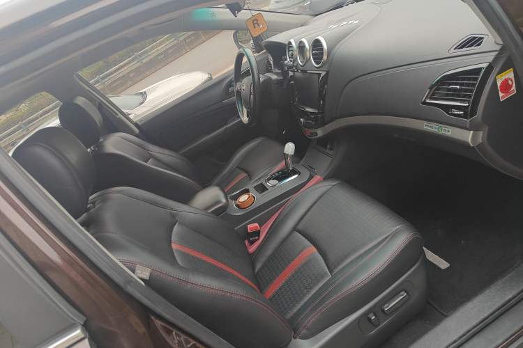 Used BYD S7 2015 2.0T Automatic Prestige Model Right Front Seat