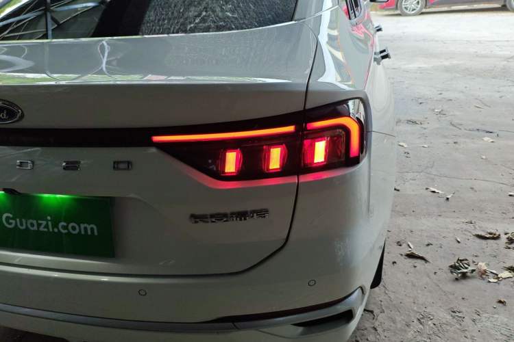 Used Ford Mondeo 2025 1.5T EcoBoost Luxury Version
