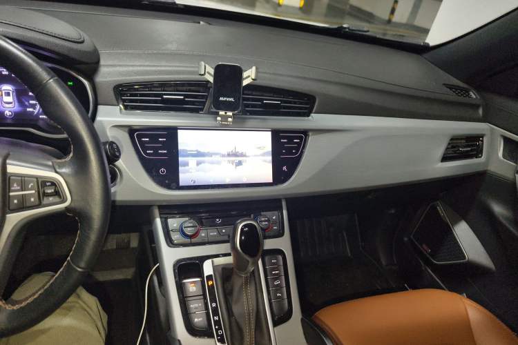 Used Geely Auto Emgrand X7 Sport 2018 Sport Edition 1.8TD Automatic Two-Wheel Drive Smart Model
