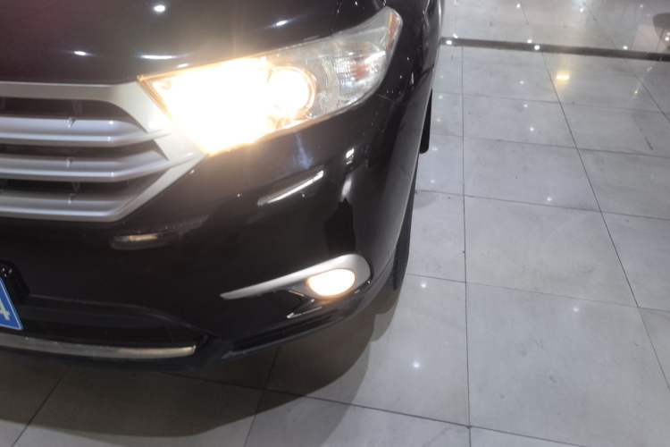 Used Toyota Highlander 2012 2.7L Two-Wheel Drive 7-Seater Luxury Edition
