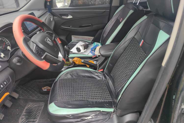 Used Baojun 730 2019 1.5L Manual Fashion Model 7-seater National V
