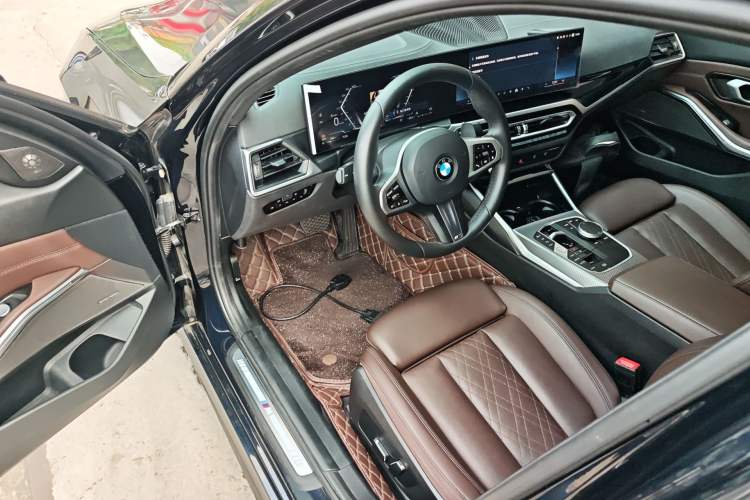 Used BMW 3 Series 2023 325i M Sport Night Edition Package Driver Seat