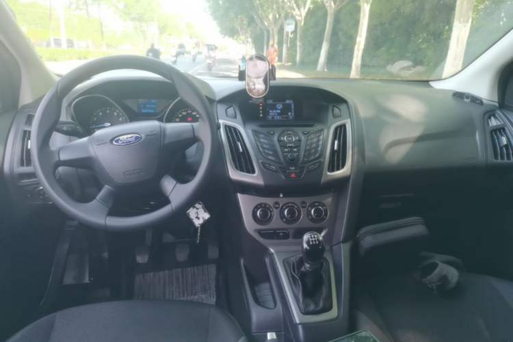 Used Ford Focus 2012 Hatchback 1.6L Manual Comfort Model
