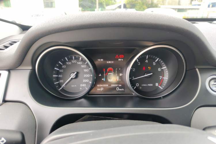 Used Land Rover Discovery Sport 2016 2.0T HSE Instrument Cluster