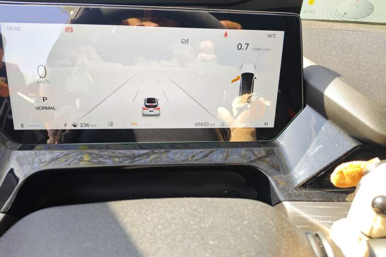 Used CHANGAN OSHAN Z6 2022 Blue Whale 1.5T DCT Smart Edition Odometer Close Up