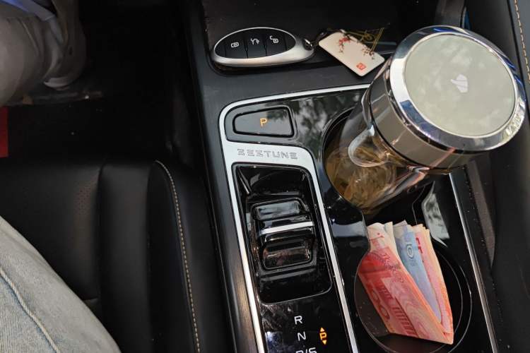 Used Bestune B70 2025 Dragon Edition 1.5T Enjoyment Model Gear Lever