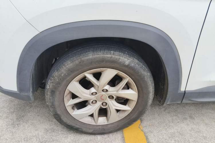 Used Wuling Hongguang S3 2019 1.5L Manual Standard Version China VI Standard Left Front Wheel Hub