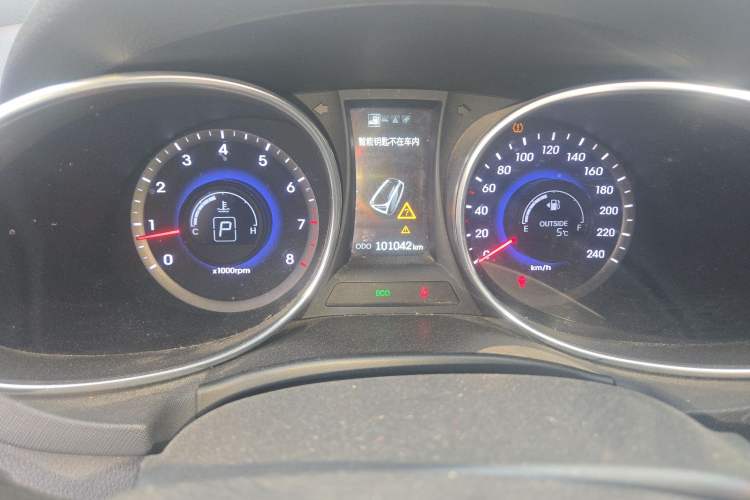 Used Hyundai Santa Fe 2013 2.0T Automatic All-Wheel Drive Top Trim
