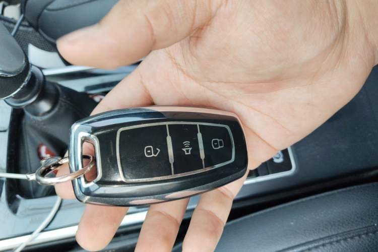 Used Haval H2 2016 Red-Label 1.5T Manual Two-Wheel Drive Luxury Model
