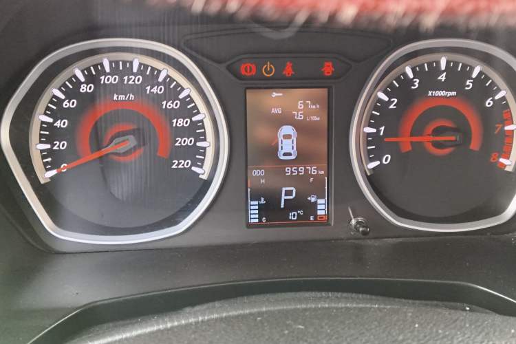 Used Soueast DX3 2018 1.5T CVT Luxury Model Odometer Close Up