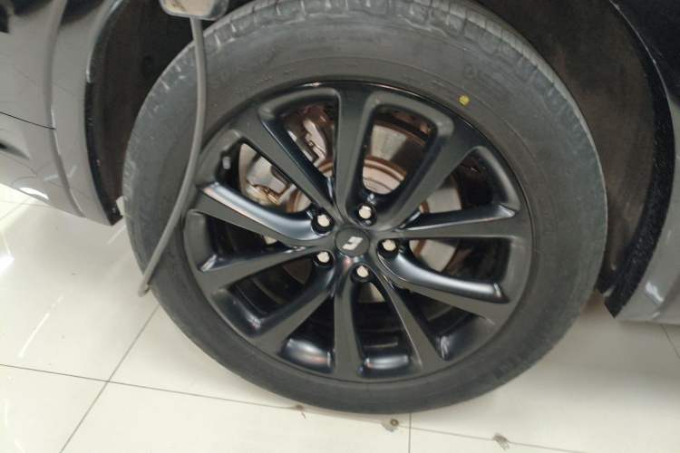 Used Li Auto ONE 2020 Range-Extended 7-Seater Version Right Rear Wheel Hub