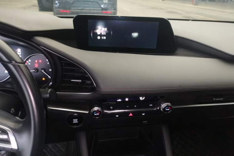 Used Mazda 3 Axela 2020 2.0L Automatic Zhiya Edition Audio And AC Panel