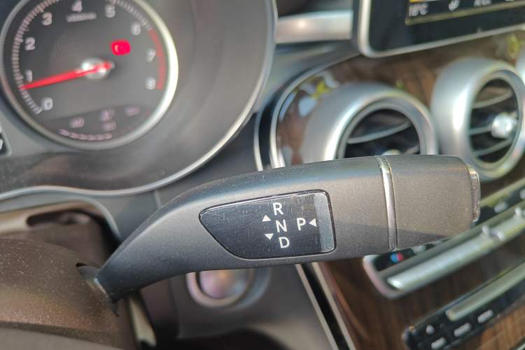 Used Mercedes-Benz GLC 2018 GLC 260 4MATIC Luxury Model
