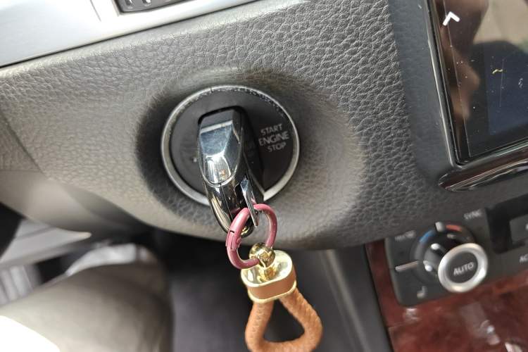 Used Volkswagen Touareg 2011 3.0 TSI Standard Version