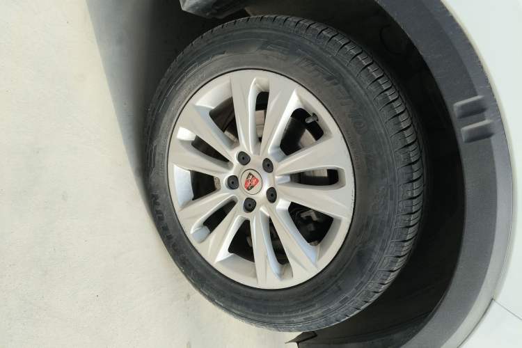 Used Roewe RX5 2018 20T Two-Wheel Drive Automatic Flagship Edition Right Front Wheel Hub