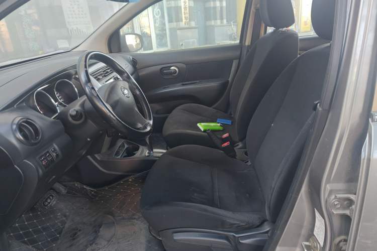 Used Nissan Livina 2013 1.6XE CVT Comfort Edition Left Front Seat