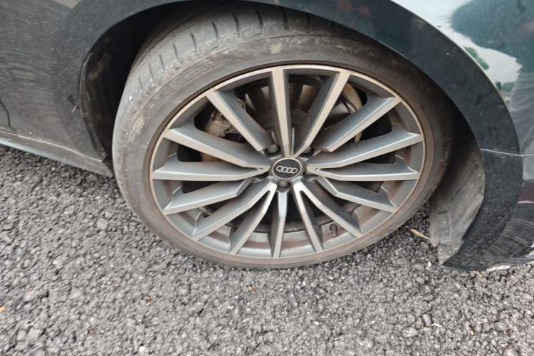 Used Audi A5 2024 Sportback 40 TFSI quattro Luxury Dynamic Model Right Front Wheel Hub