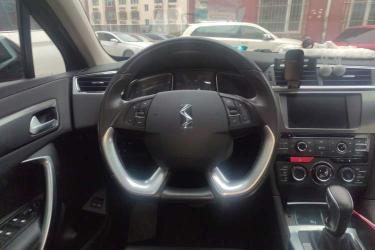 Used DS 6 2016 1.6T Luxury Edition THP160
