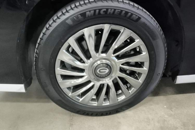 Used GAC Trumpchi M8 2023 Zongshi Series Dual-Motor YuZun Edition Right Rear Wheel Hub