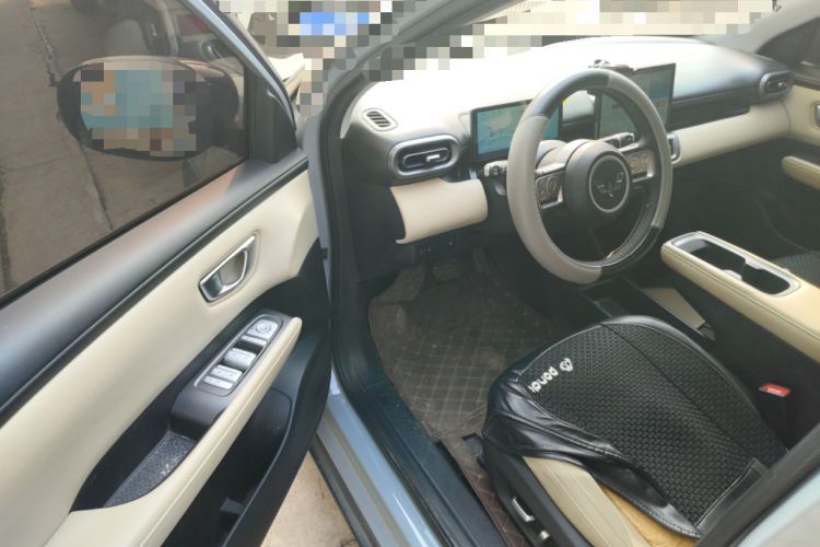 Used Wuling Bingo PLUS 2024 330 km Range Five-Seater Version Driver Seat